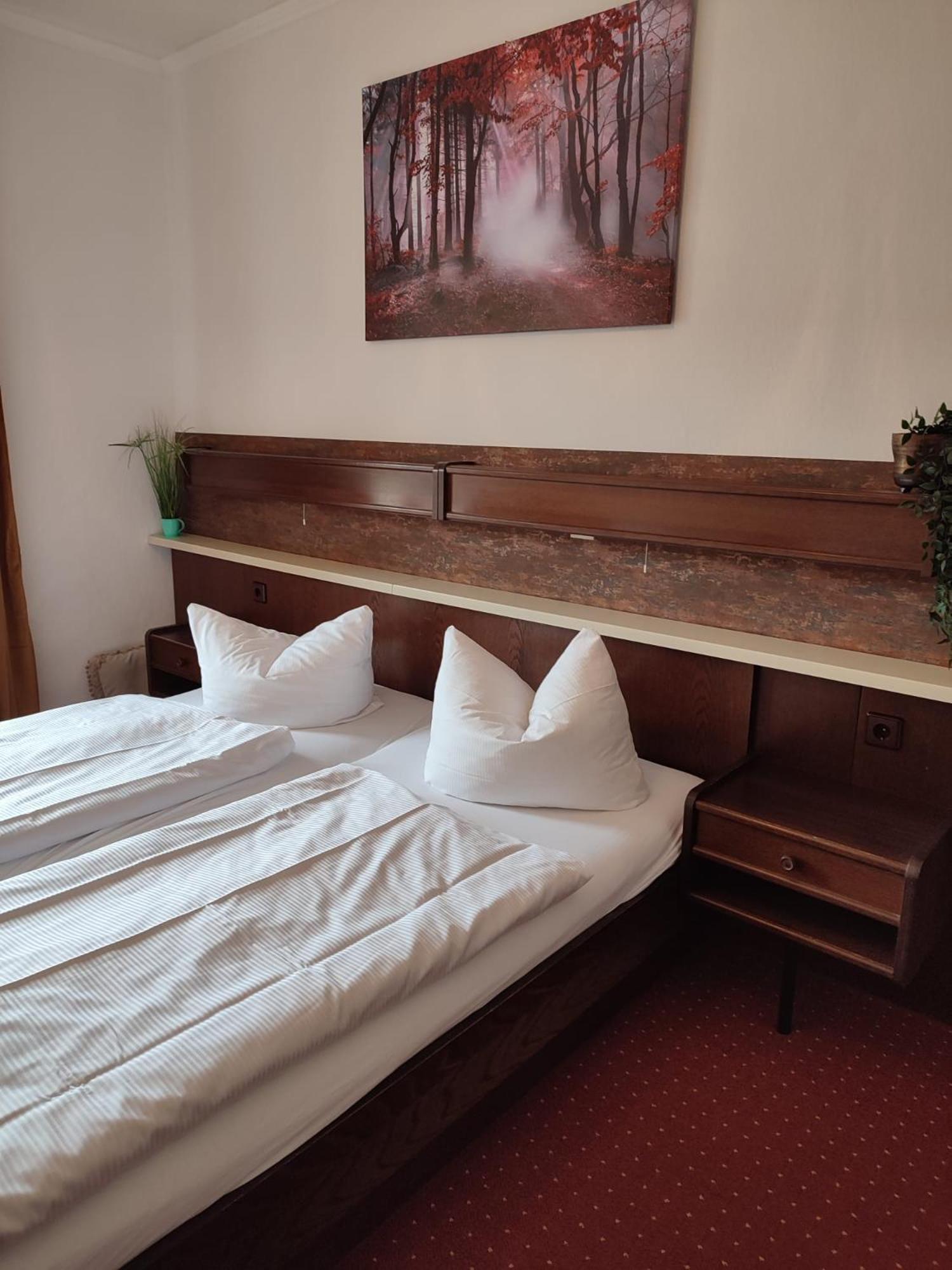 Hotel-Restaurant Burg-Ramstein Kordel Екстериор снимка